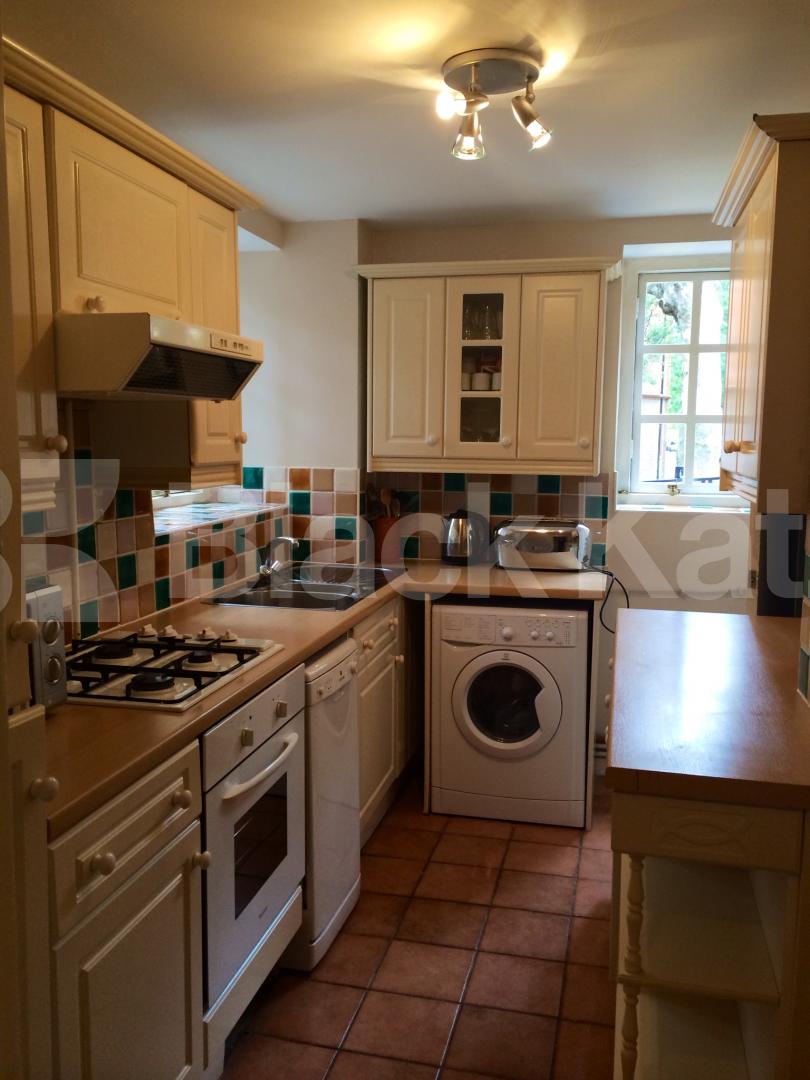 			NEW INSTRUCTION, 3 Bedroom, 1 bath, 1 reception Apartment			 Cureton street, Westminster